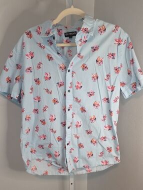 Express Light Blue Short-Sleeve Tropical Button-Up Shirt / Large